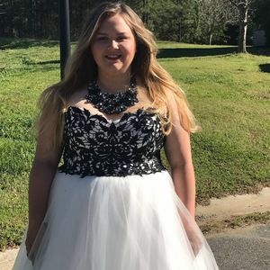 Meet your Posher, Toni